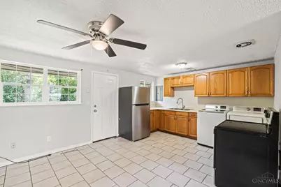 6687 Hubbard Drive, Huber Heights, OH 45424 - Photo 7