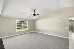 330 Deep Woods Ct, Carlisle, OH 45005 - Photo 7
