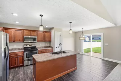 330 Deep Woods Court, Carlisle, OH 45005 - Photo 11