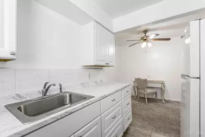 7119 Eastlawn Drive, Cincinnati, OH 45237 - Photo 13