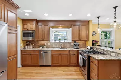 7050 Mt Vernon Avenue, Mariemont, OH 45227 - Photo 11