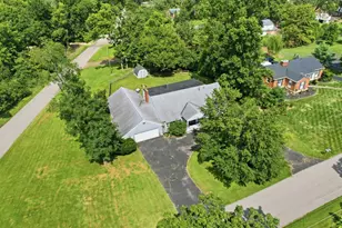 706 Maple Ridge Rd, Miami Township, OH 45150 - Photo 3