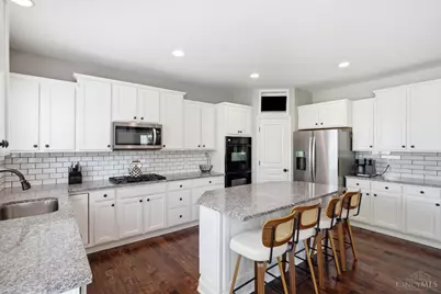 1358 Shaker Run Boulevard, Turtle Creek Township, OH 45036 - Photo 11