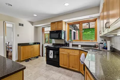 1023 Paxton Avenue, Cincinnati, OH 45208 - Photo 19