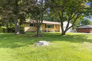 812 Diane Dr, Union Township, OH 45245 - Photo 3