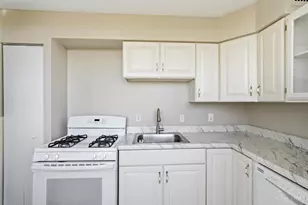 2324 Madison Rd, Cincinnati, OH 45208 - Photo 11