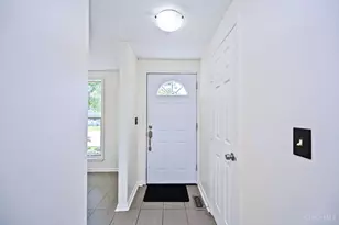 863 Woodlyn Dr S, Cincinnati, OH 45230 - Photo 3