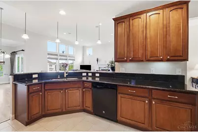 655 Hyacinth Road, Union Township, OH 45245 - Photo 9