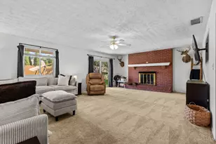 983 Peggy Ln, Wilmington, OH 45177 - Photo 7