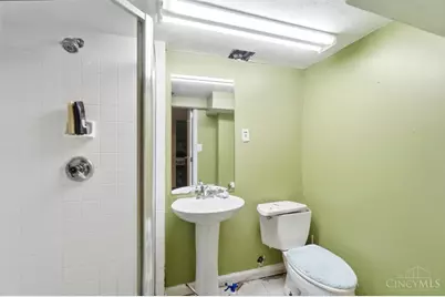 185 Ireland Avenue, Cincinnati, OH 45218 - Photo 33
