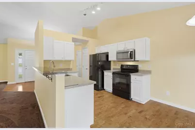 7630 Sandstone Trail, Hamilton Township, OH 45039 - Photo 11
