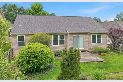 7630 Sandstone Trail, Hamilton Township, OH 45039 - Photo 33