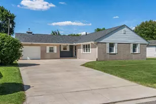 1313 Westmoor Dr, Wilmington, OH 45177 - Photo 1