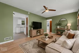 2361 E Galbraith Rd, Reading, OH 45237 - Photo 5