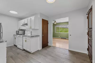 2361 E Galbraith Road, Reading, OH 45237 - Photo 11