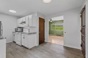 2361 E Galbraith Rd, Reading, OH 45237 - Photo 11