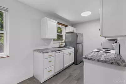 2361 E Galbraith Road, Reading, OH 45237 - Photo 15