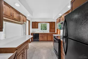 2627 Big Woods Trail, Beavercreek, OH 45431 - Photo 9
