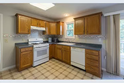 1990 Miles Road, Springfield Township, OH 45231 - Photo 9