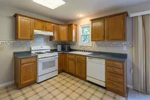 1990 Miles Rd, Springfield Township, OH 45231 - Photo 9