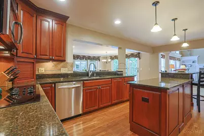 7265 Timberknoll Drive, Cincinnati, OH 45242 - Photo 11