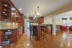 7265 Timberknoll Dr, Cincinnati, OH 45242 - Photo 9