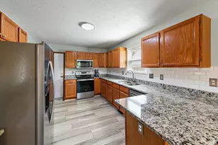 533 Smiley Ave, Springdale, OH 45246 - Photo 7