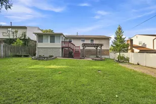 1882 Fallbrook Ln, Springfield Township, OH 45240 - Photo 21