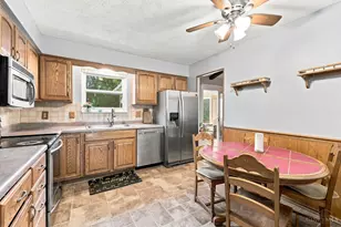 1882 Fallbrook Ln, Springfield Township, OH 45240 - Photo 9