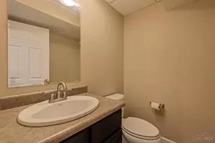 7906 Laurelwood Dr, Hamilton Township, OH 45039 - Photo 43