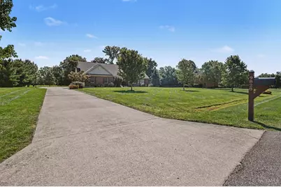 9828 Laurel Glen Drive, Hamilton Township, OH 45140 - Photo 31