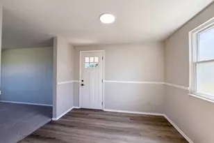 2891 Grosvenor Dr, Cincinnati, OH 45251 - Photo 7
