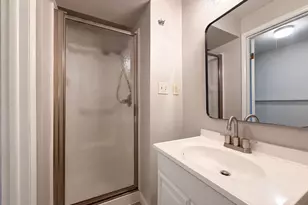 2891 Grosvenor Dr, Cincinnati, OH 45251 - Photo 19