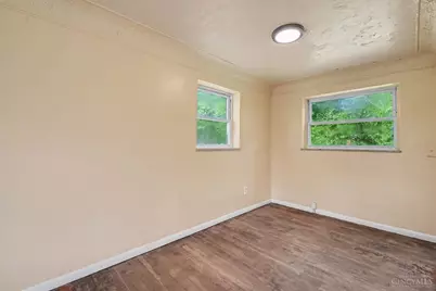 6100 W Fordham Place, Silverton, OH 45213 - Photo 3