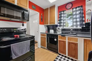 3394 Amberway Ct, Colerain Township, OH 45251 - Photo 9