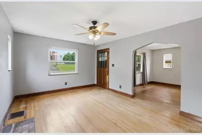 4056 McFarran Avenue, Cheviot, OH 45211 - Photo 3
