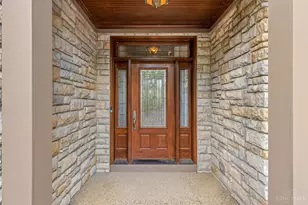 1046 Tuscany Pl, Cincinnati, OH 45226 - Photo 3