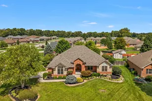 382 Sunset Dr, Carlisle, OH 45005 - Photo 3