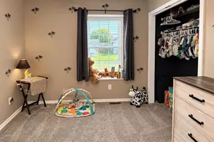704 W Aberdeen Dr, Trenton, OH 45067 - Photo 15