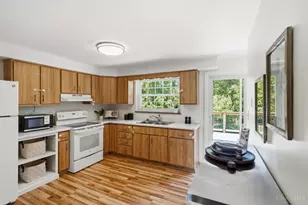 6126 Bardean Dr, West Chester, OH 45069 - Photo 9