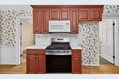 6402 Westover Circle, Sycamore Township, OH 45236 - Photo 9