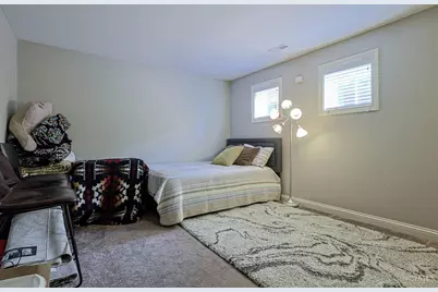 211 E Rochelle Street, Cincinnati, OH 45219 - Photo 25