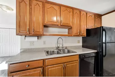 1034 Terrytown Court, Springdale, OH 45246 - Photo 11