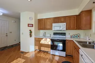 999 Wittshire Ln, Anderson Township, OH 45255 - Photo 5