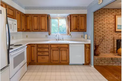 1585 Silverglade Court, Springfield Township, OH 45240 - Photo 15