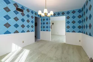 1585 Silverglade Ct, Springfield Township, OH 45240 - Photo 13