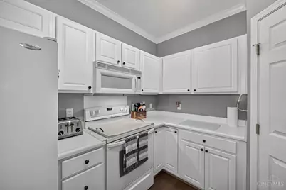 5413 Michelles Oak Court #5413E, Green Township, OH 45248 - Photo 13