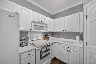 5413 Michelles Oak Ct, Green Township, OH 45248 - Photo 13