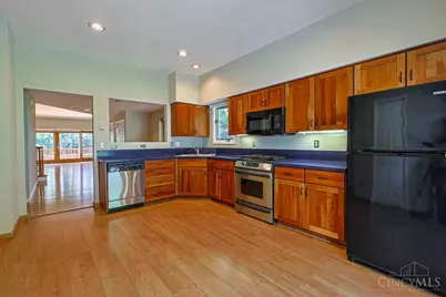 699 Totten Way, Cincinnati, OH 45226 - Photo 9