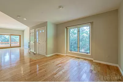 699 Totten Way, Cincinnati, OH 45226 - Photo 3